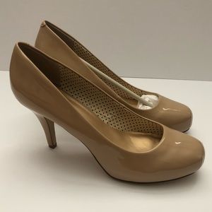 Size 9 Madden Girl Nude Pumps